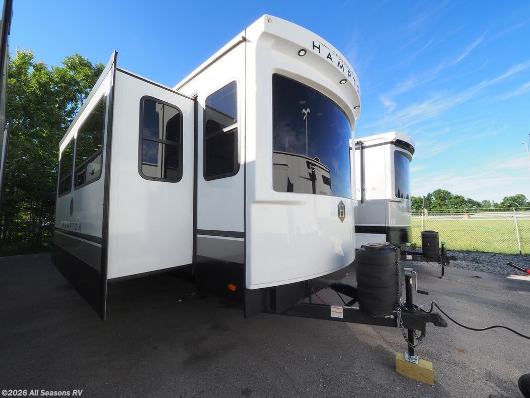 New 2026 CrossRoads Hampton HP372FDB available in Muskegon, Michigan