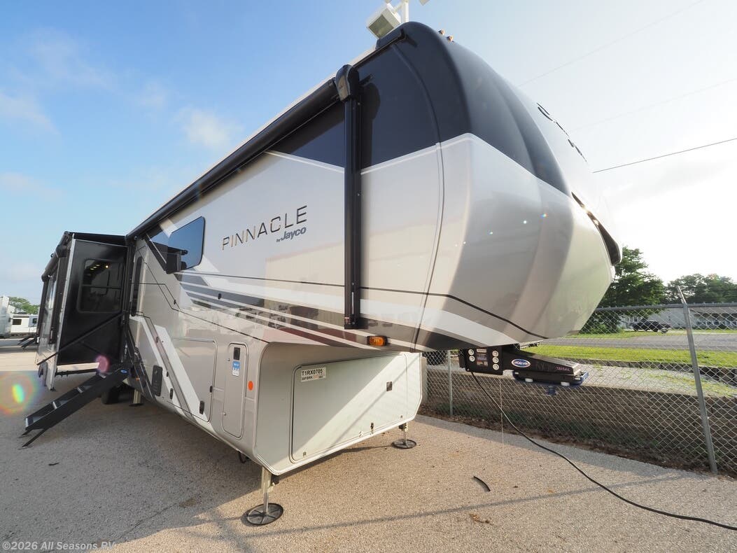 New 2026 Jayco Pinnacle 38FBRK available in Muskegon, Michigan
