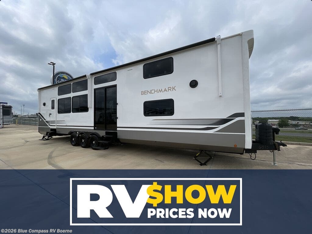 New 2025 Alliance RV Benchmark 44LFT available in Boerne, Texas