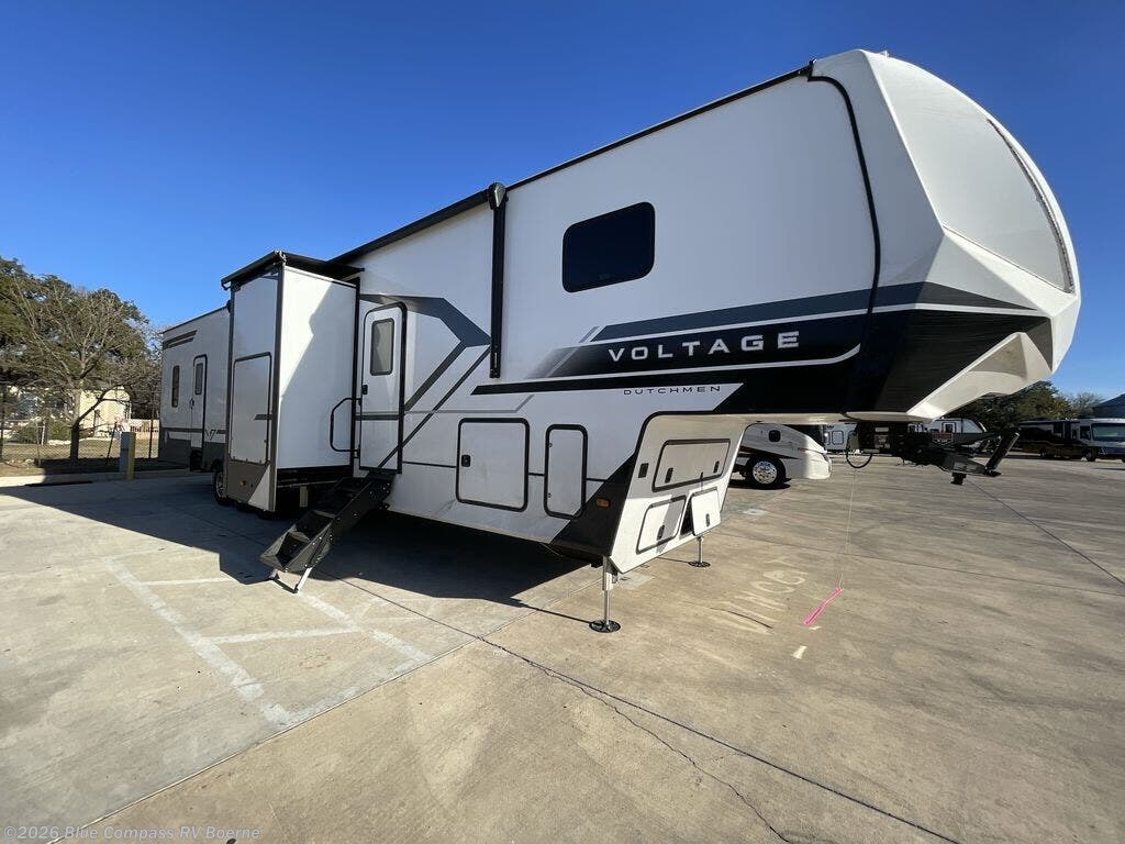 New 2026 Dutchmen Voltage V-Series 4250 available in Boerne, Texas