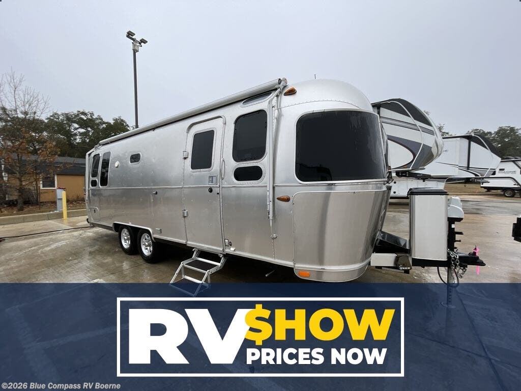 Used 2019 Airstream Flying Cloud 26RB Twin available in Boerne, Texas