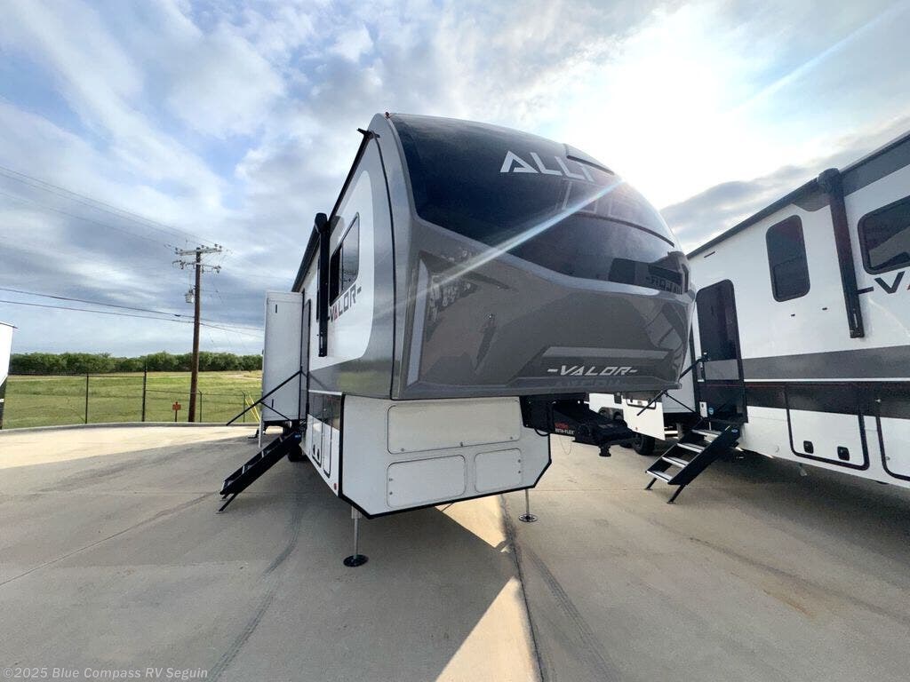 New 2025 Alliance RV Valor 40V13 available in Seguin, Texas