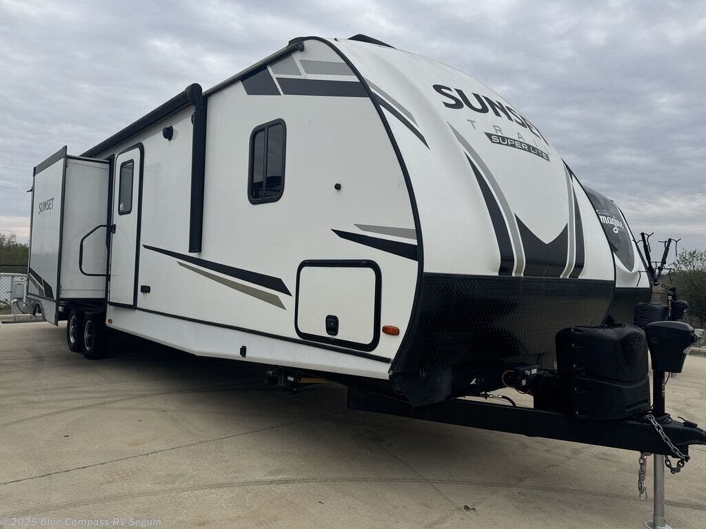 Used 2022 CrossRoads Sunset Trail 331BH available in Seguin, Texas