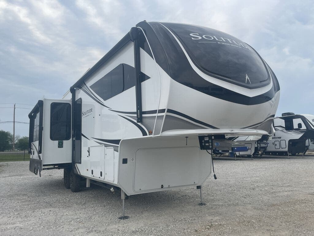 New 2025 Grand Design Solitude 310GK available in Seguin, Texas