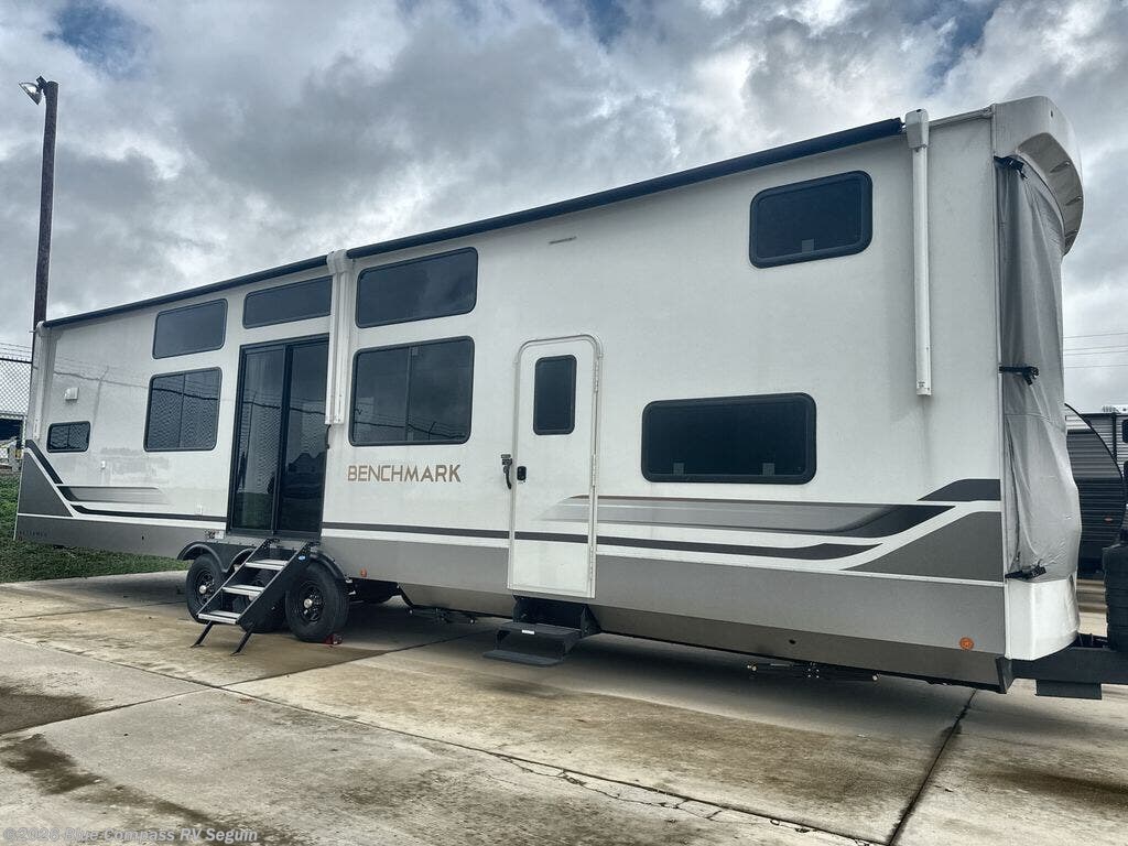 New 2026 Alliance RV Benchmark 44RKL available in Seguin, Texas