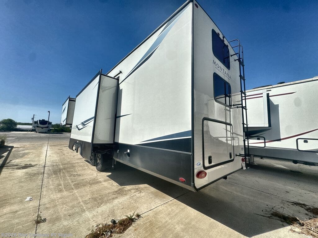 Used 2022 Keystone Montana High Country 351BH available in Seguin, Texas