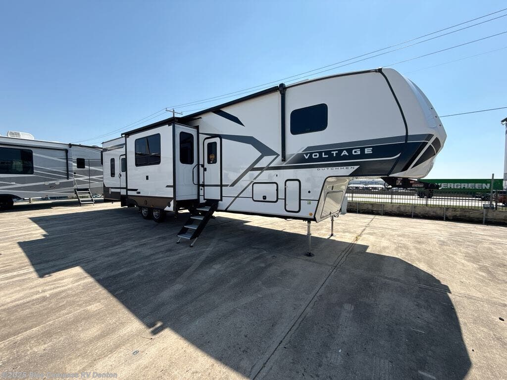 New 2026 Dutchmen Voltage V-Series 3850 available in Denton, Texas