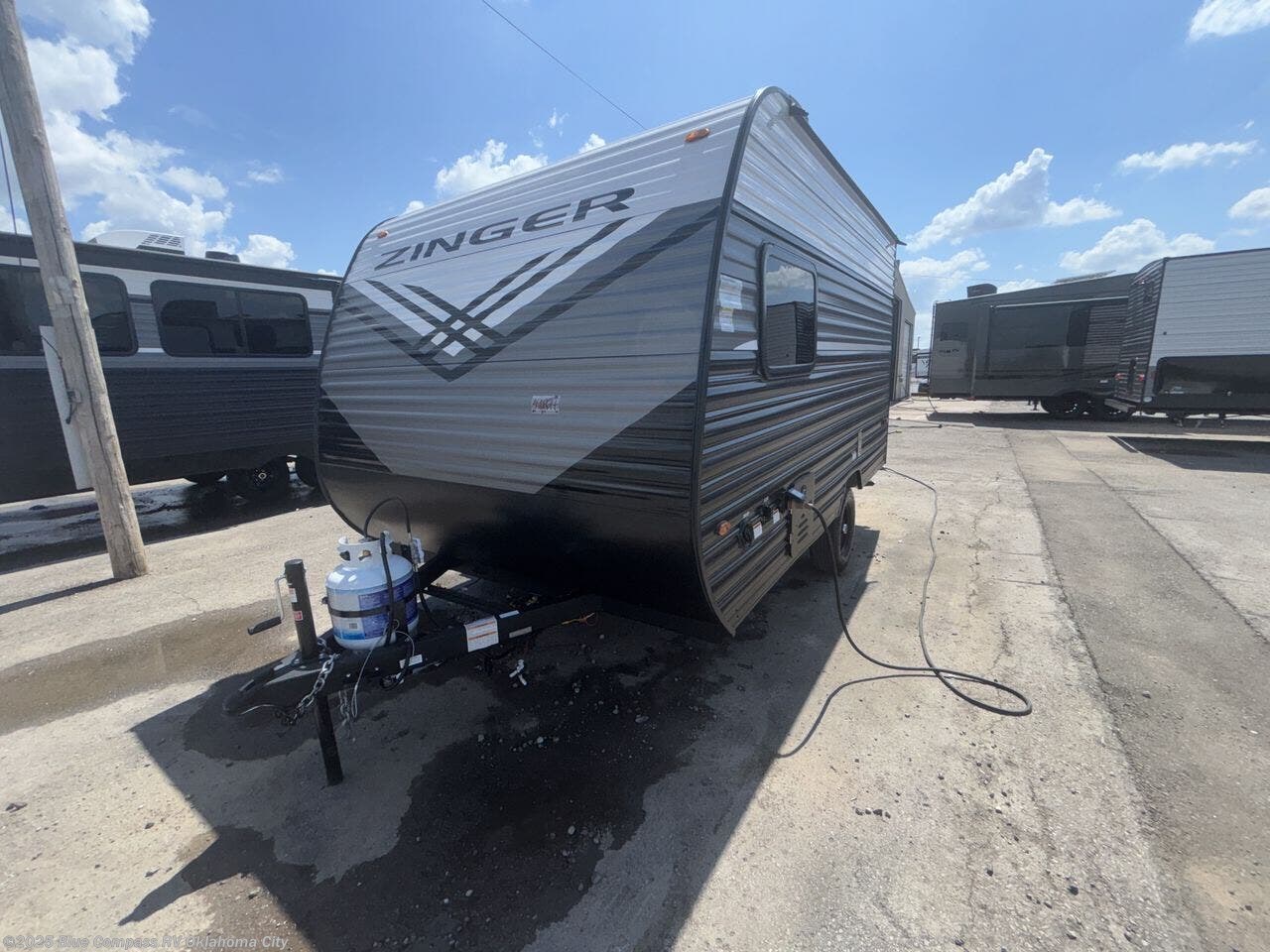 New 2026 CrossRoads Zinger Lite 12BH available in Norman, Oklahoma