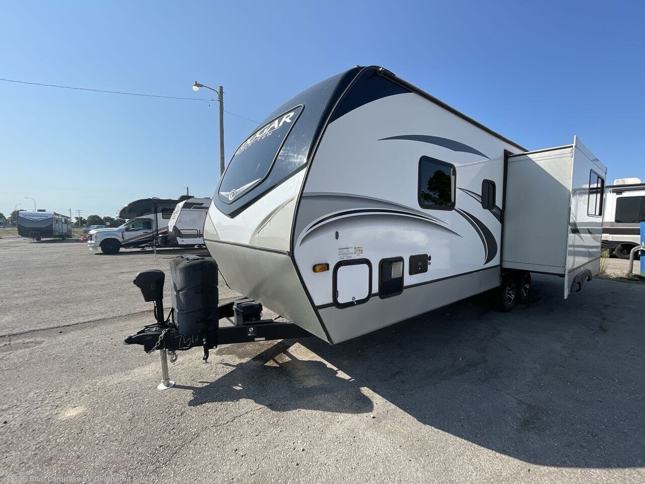 Used 2021  Keystone Cougar Half-Ton 25RDS by Keystone from Blue Compass RV Oklahoma City in Norman, OK