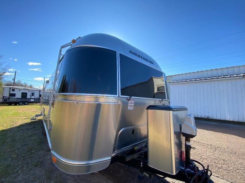Used 2017 Airstream International Signature 27FB available in Souderton, Pennsylvania