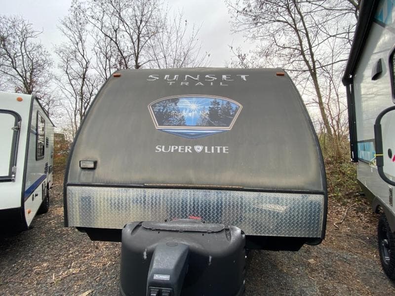 Used 2014 CrossRoads Sunset Trail Super Lite ST240BH available in Souderton, Pennsylvania