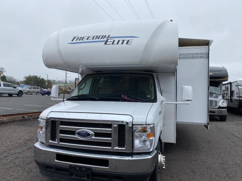 Used 2024 Thor Motor Coach Freedom Elite 27he available in Souderton, Pennsylvania