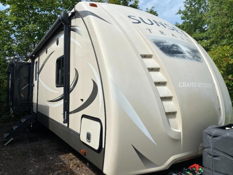 Used 2017 CrossRoads Sunset Trail Grand Reserve TRL available in Souderton, Pennsylvania