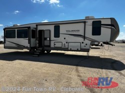 Used 2023 Forest River Wildwood Heritage Glen 369BL- available in Cleburne, Texas
