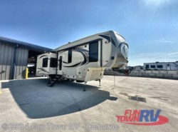 Used 2018 Palomino Columbus F298RL available in Cleburne, Texas