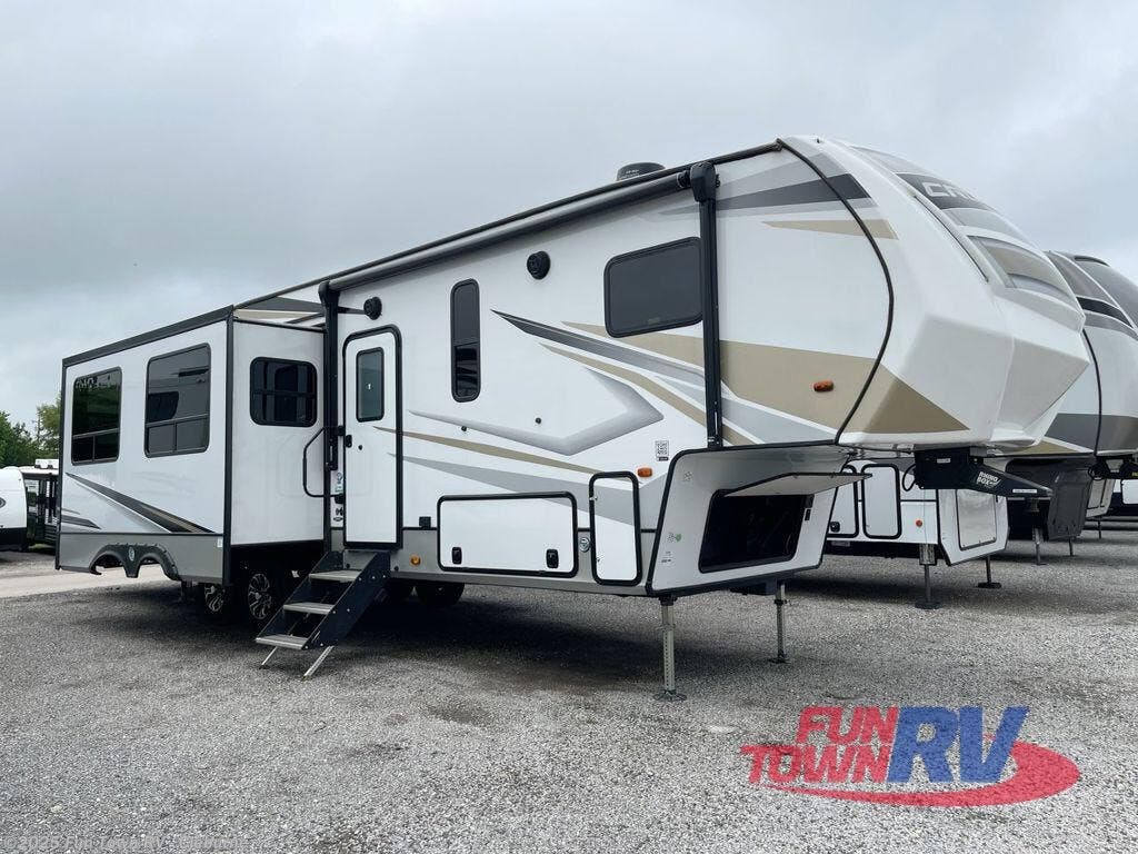 Used 2023 Prime Time Crusader 333BHT available in Cleburne, Texas