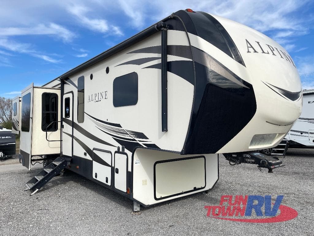 Used 2020 Keystone Alpine 3851RD available in Cleburne, Texas
