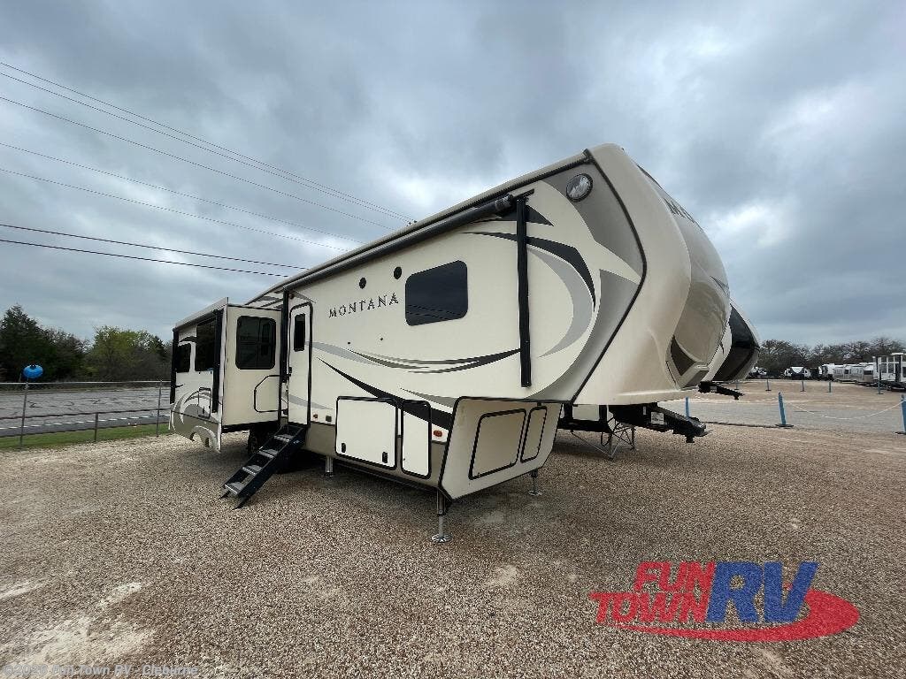Used 2018 Keystone Montana 3130RE available in Cleburne, Texas