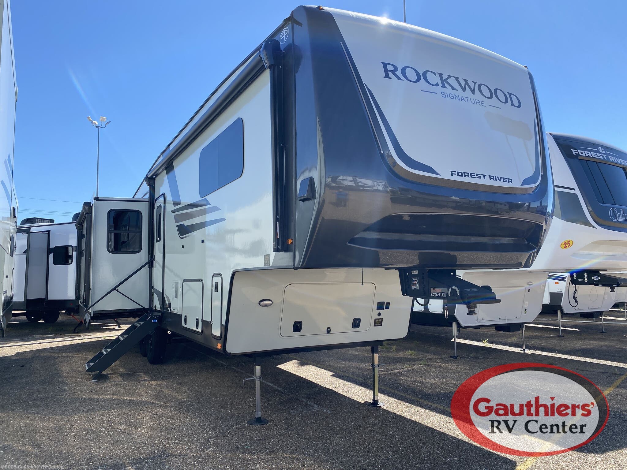 New 2026 Forest River Rockwood Signature 372RL available in Scott, Louisiana