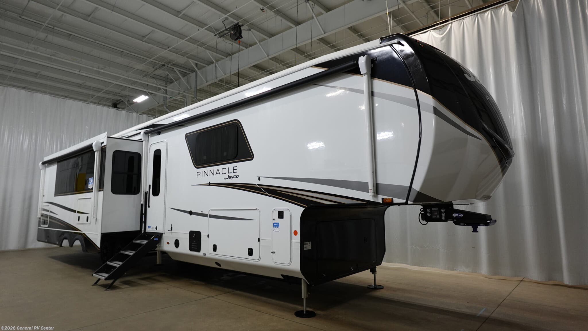 New 2026 Jayco Pinnacle 38FBRK available in Brownstown Township, Michigan