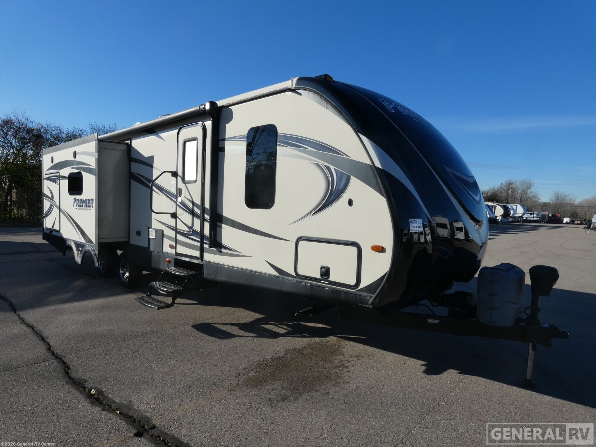Used 2015 Keystone Premier Ultra Lite 30RIPR available in Brownstown Township, Michigan
