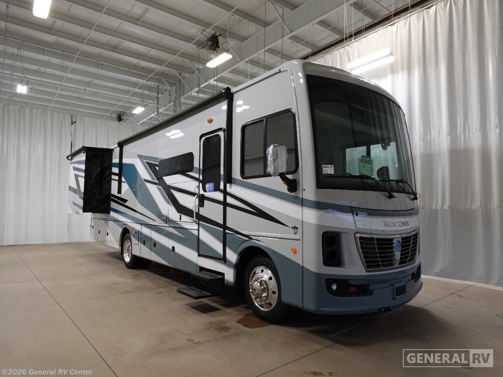 New 2026 Holiday Rambler Vacationer 33C available in Brownstown Township, Michigan