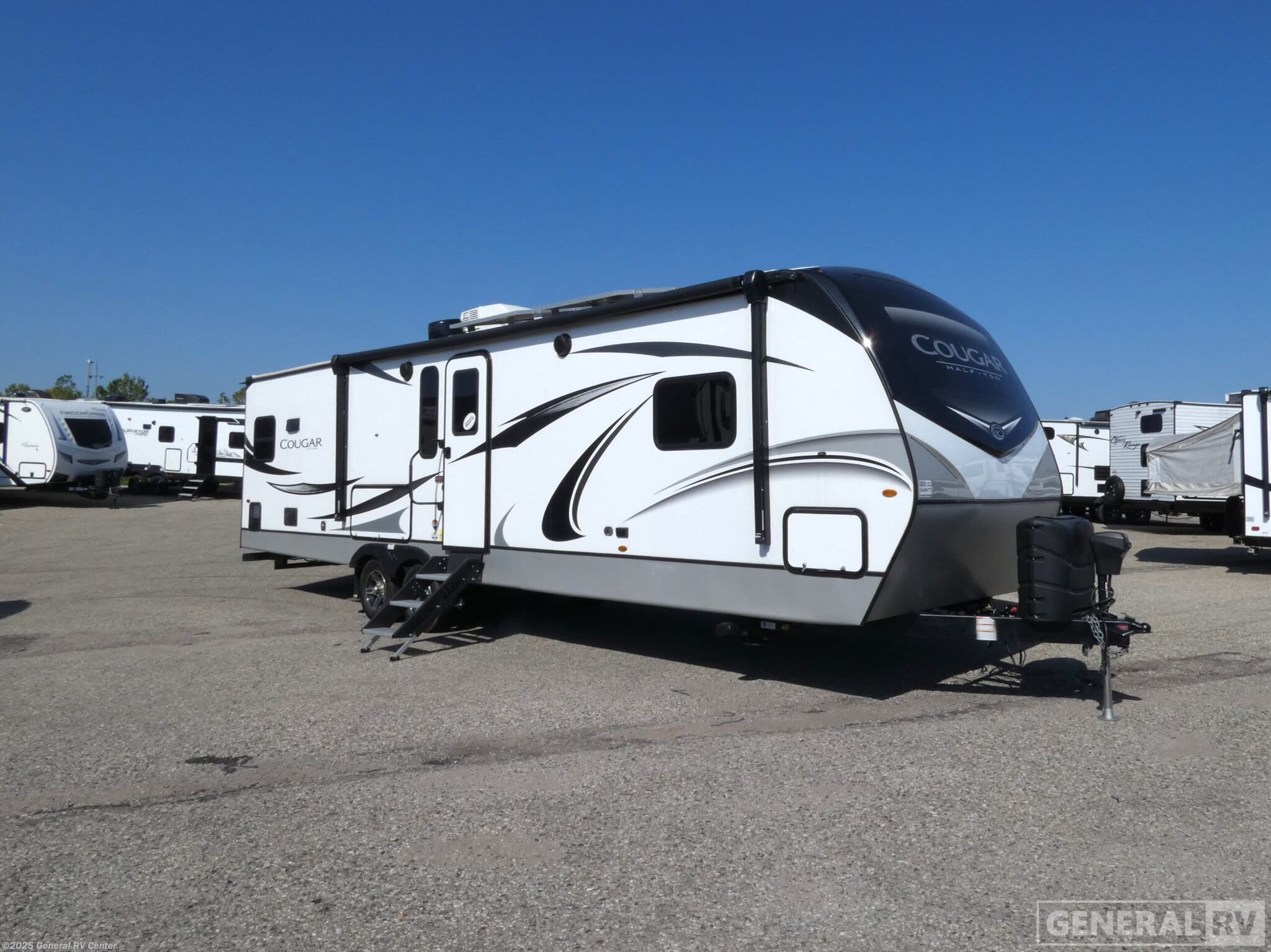Used 2022 Keystone Cougar 30RKD available in Mount Clemens, Michigan