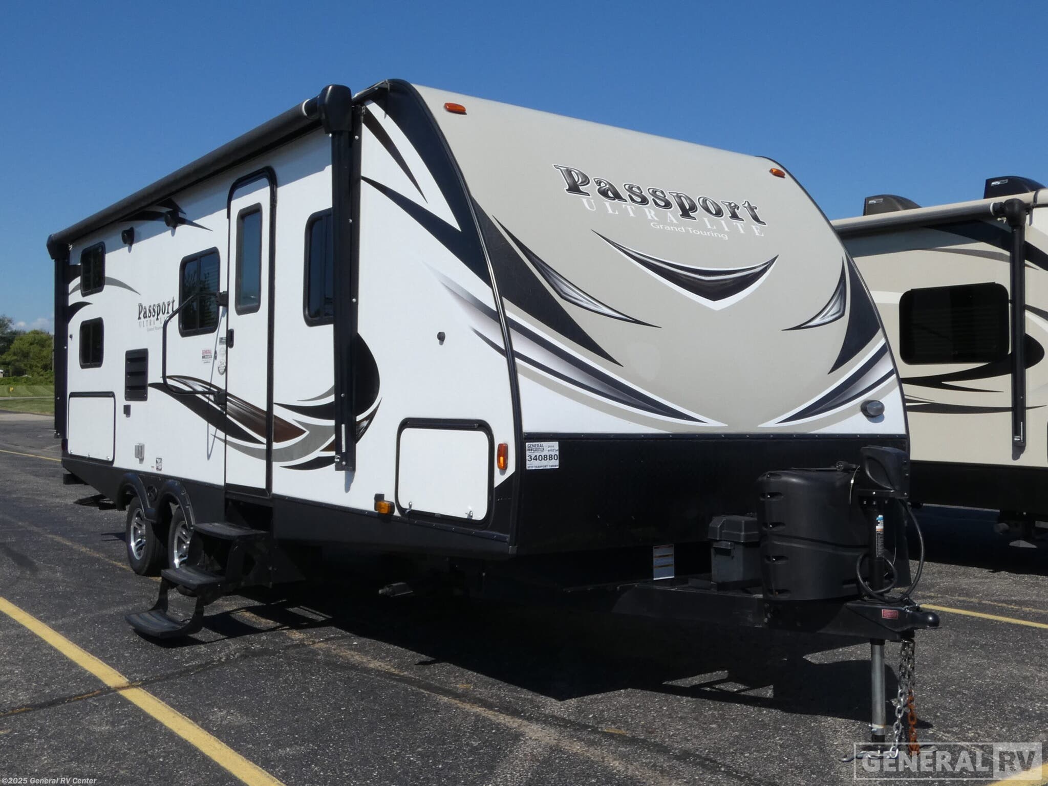 Used 2019 Keystone Passport 2400BH available in Mount Clemens, Michigan