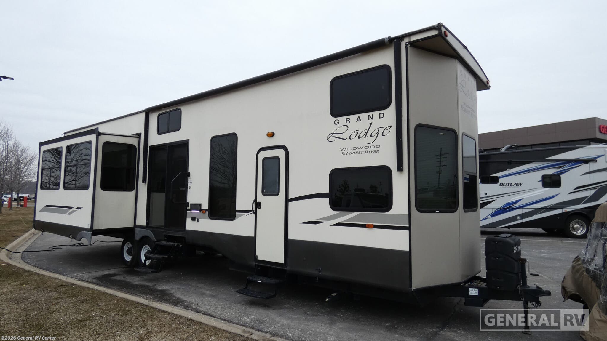 Used 2019 Forest River Wildwood Grand Lodge 42DL available in Mount Clemens, Michigan