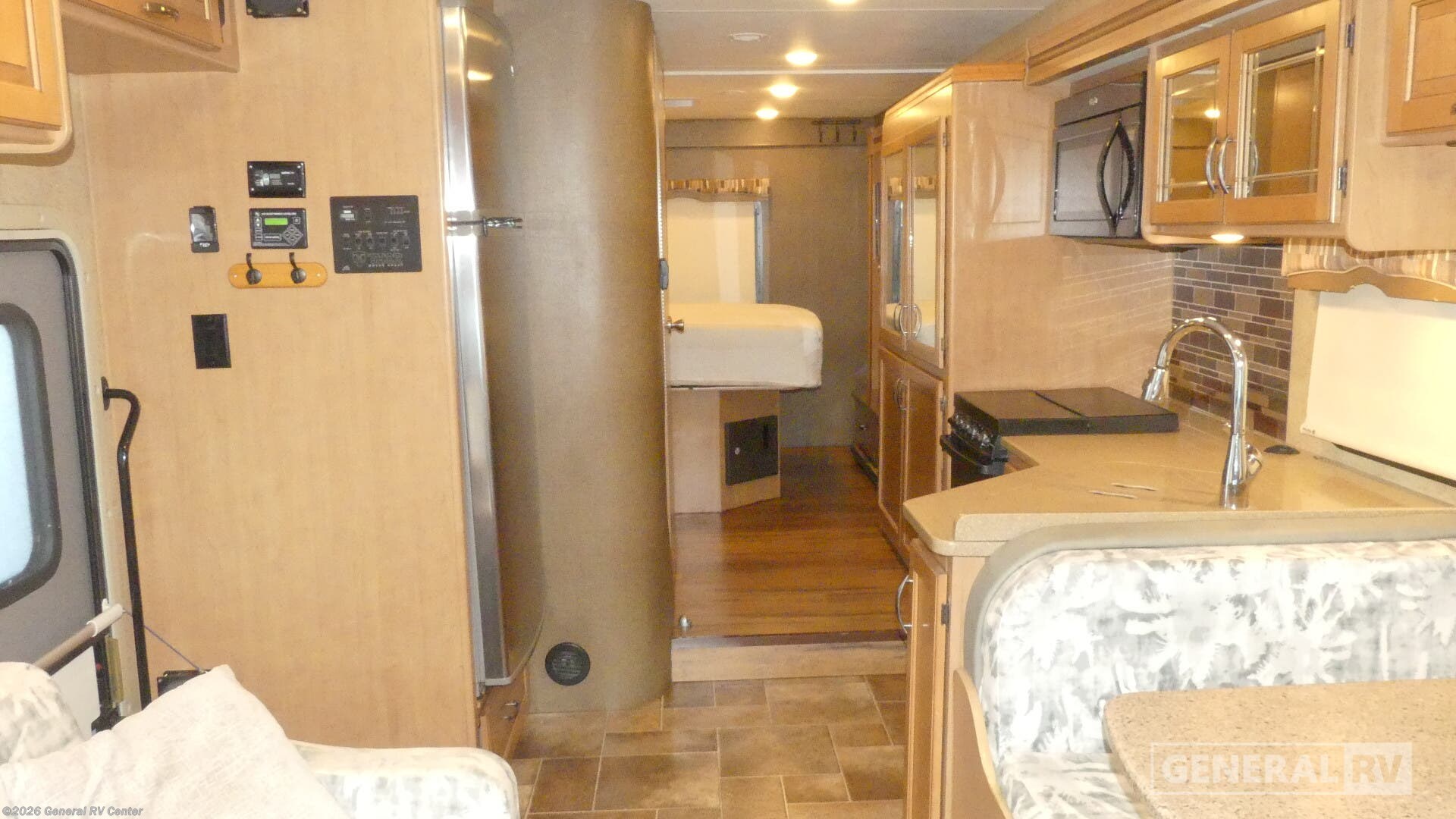 Used 2016 Thor Motor Coach Chateau 31W available in Mount Clemens, Michigan