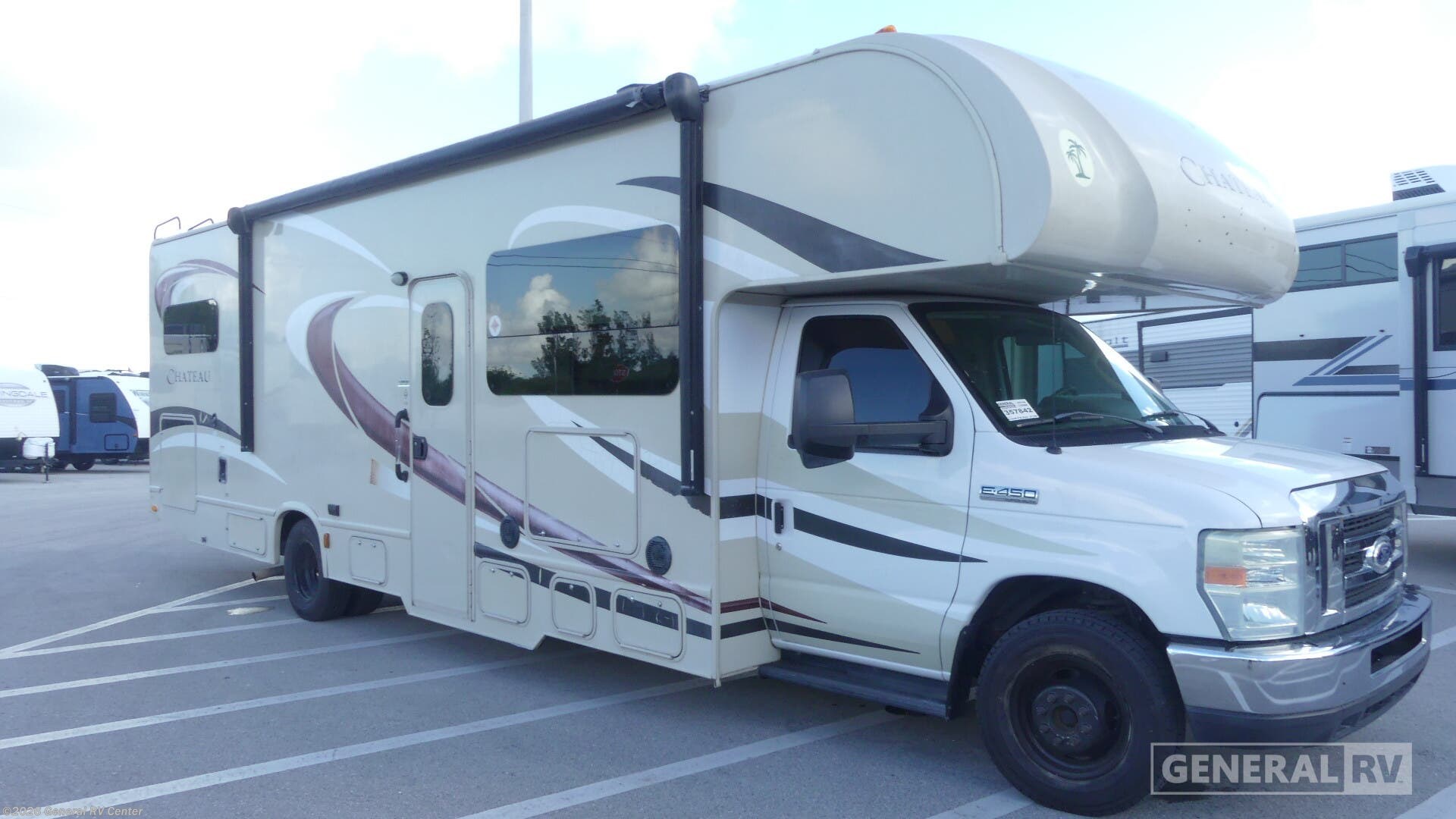Used 2016 Thor Motor Coach Chateau 31W available in Mount Clemens, Michigan