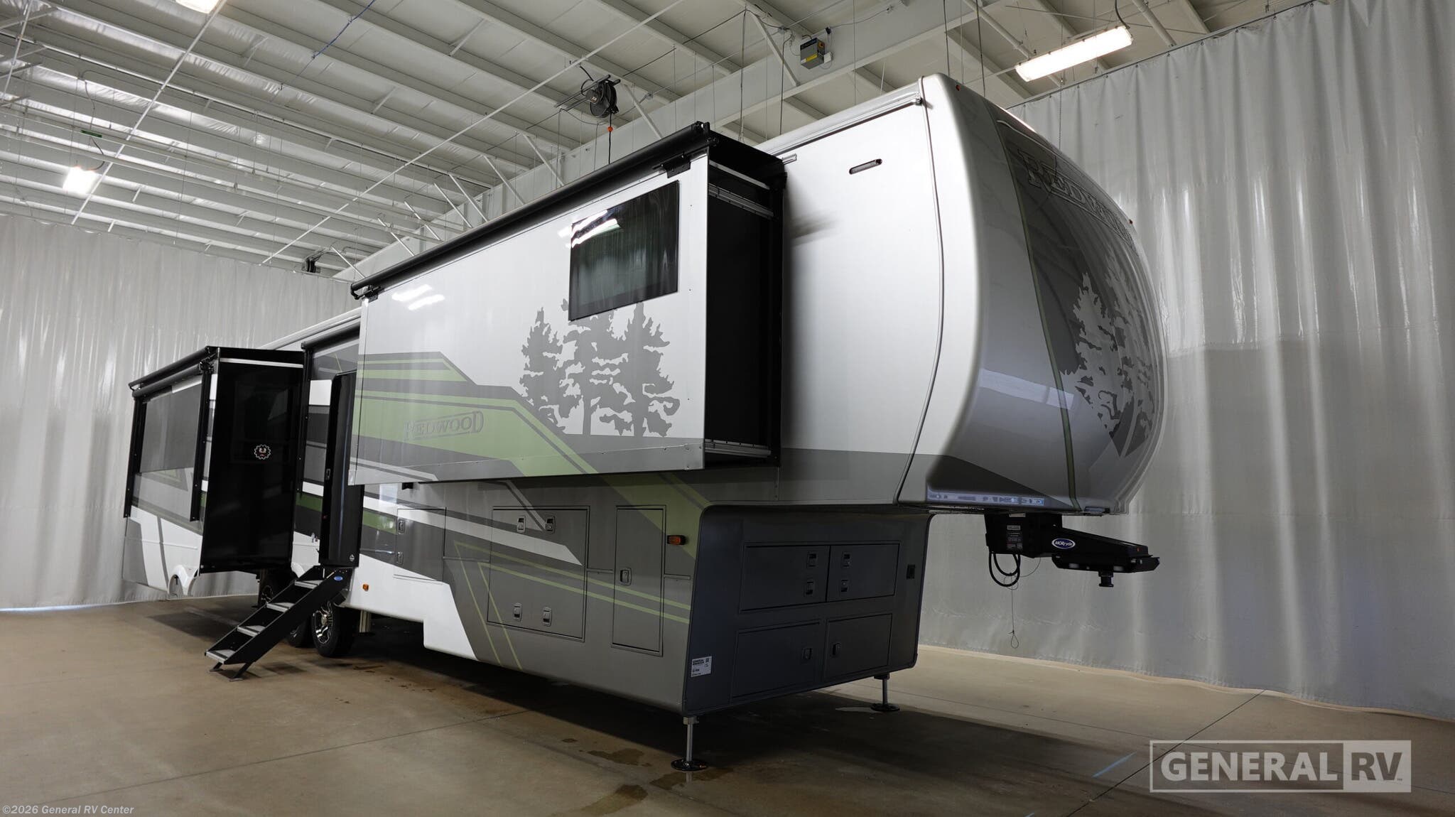 New 2027 CrossRoads Redwood 412GK available in Mount Clemens, Michigan