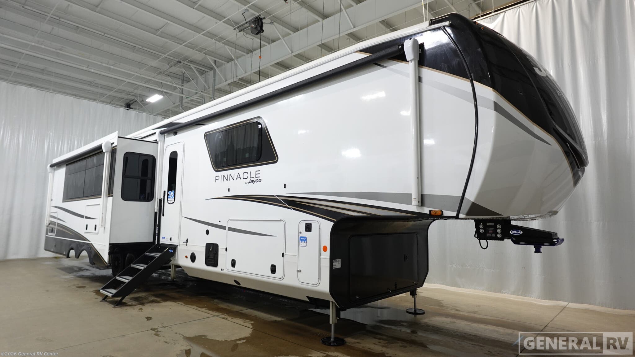 New 2026 Jayco Pinnacle 38FBRK available in Mount Clemens, Michigan