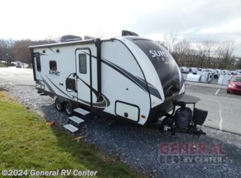 Used 2018 CrossRoads Sunset Trail Super Lite SS200RD available in Elizabethtown, Pennsylvania