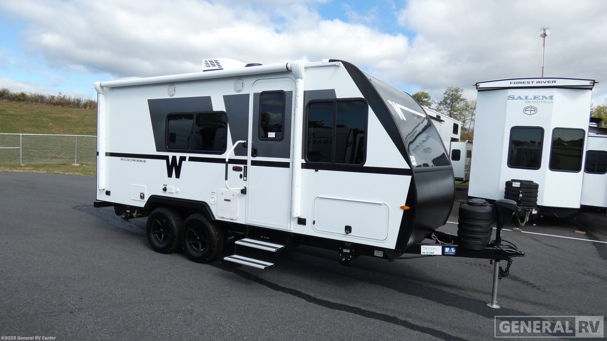 New 2026 Winnebago Micro Minnie 1800BH available in Elizabethtown, Pennsylvania