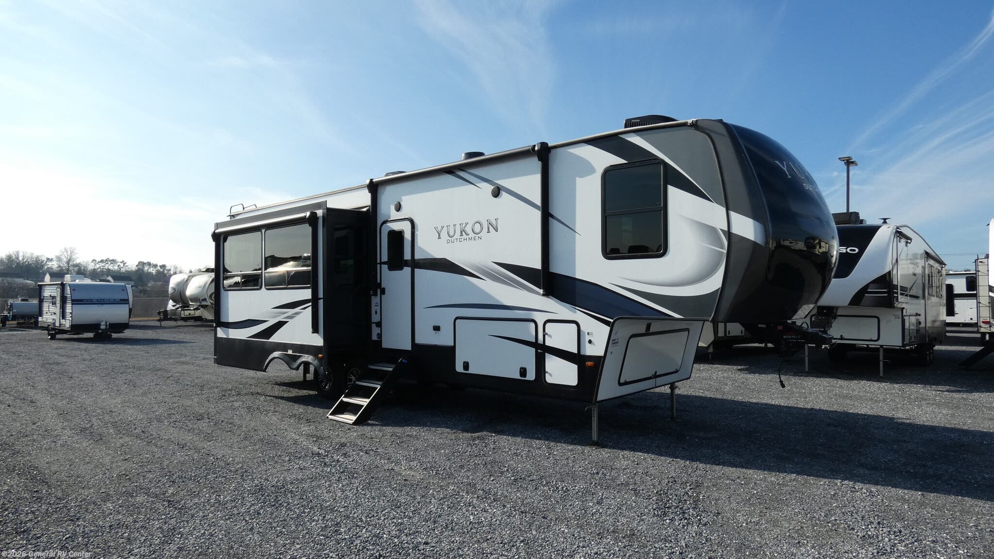 Used 2022 Dutchmen Yukon 320RL available in Elizabethtown, Pennsylvania