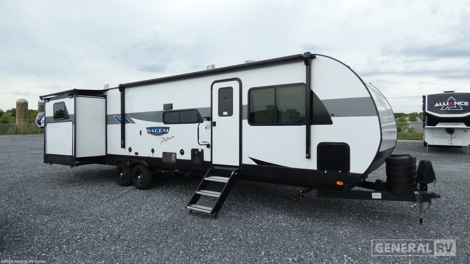 Used 2024 Forest River Salem 31KQBTS available in Elizabethtown, Pennsylvania