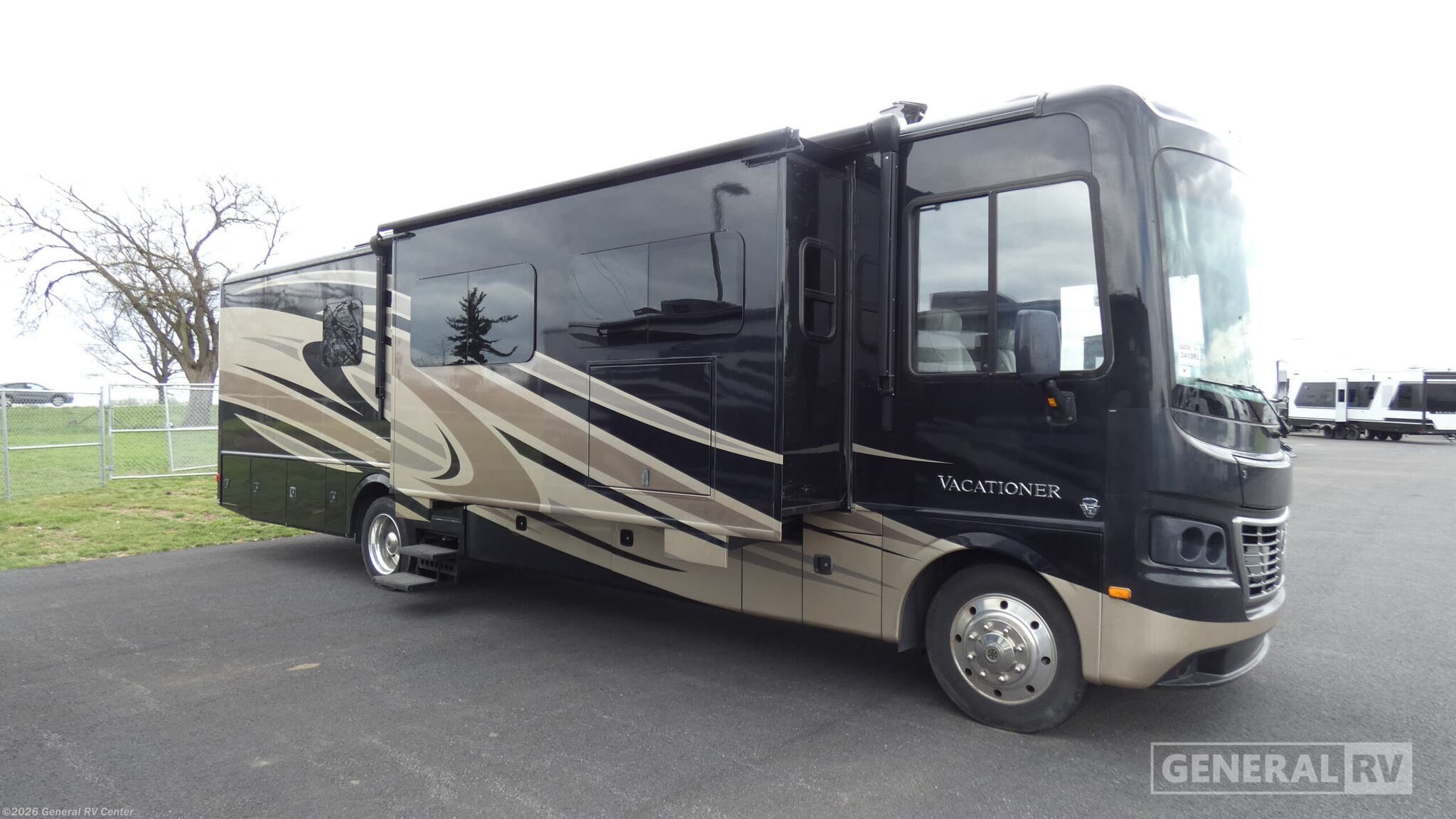 Used 2015 Holiday Rambler Vacationer 36DBT available in Elizabethtown, Pennsylvania