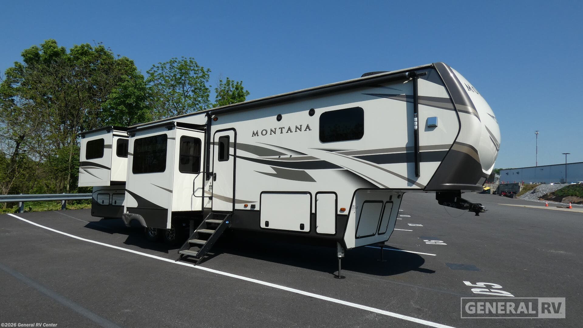 Used 2020 Keystone Montana 3791RD available in Elizabethtown, Pennsylvania