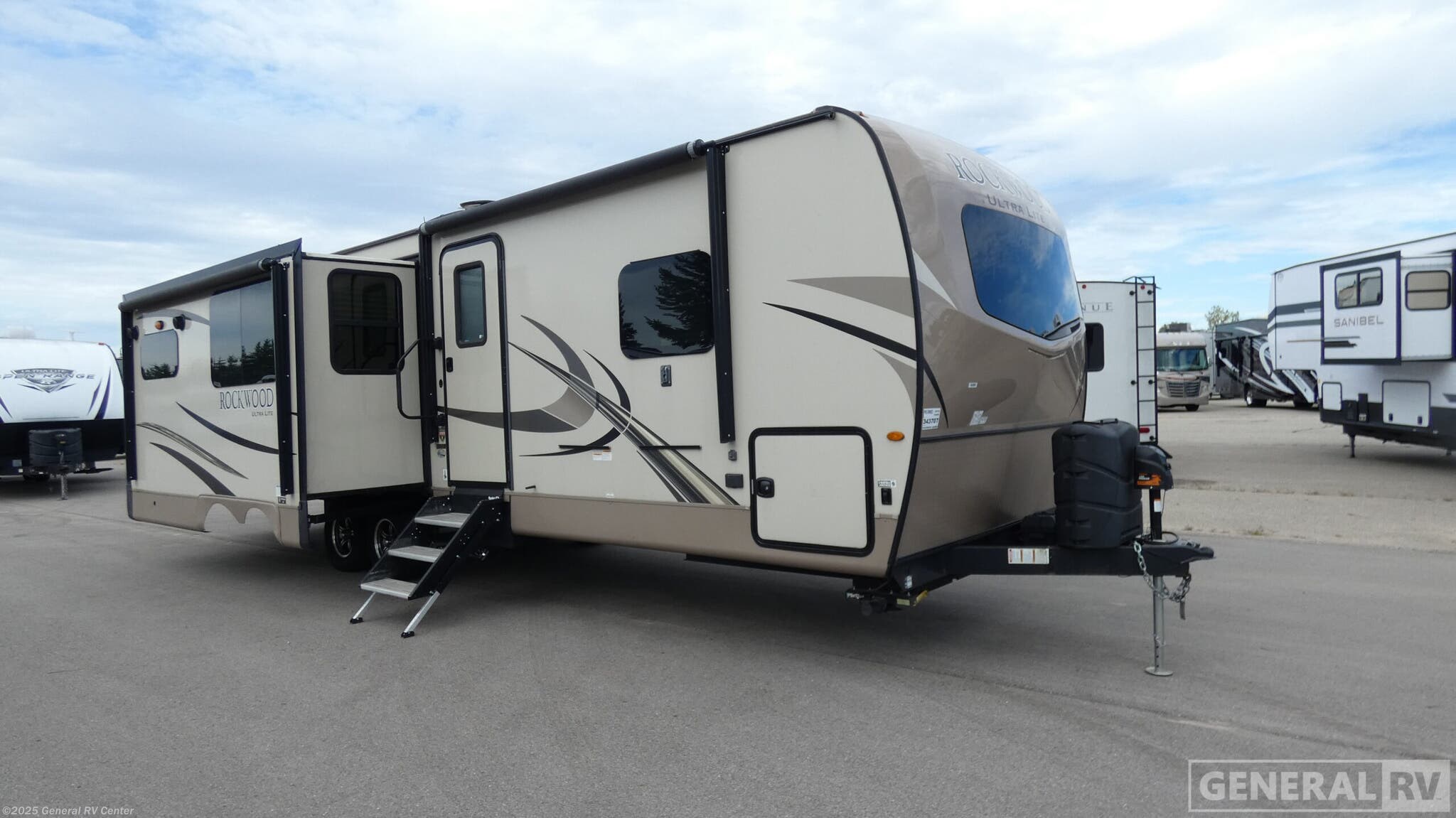 Used 2019 Forest River Rockwood Ultra Lite 2906WS available in Wayland, Michigan