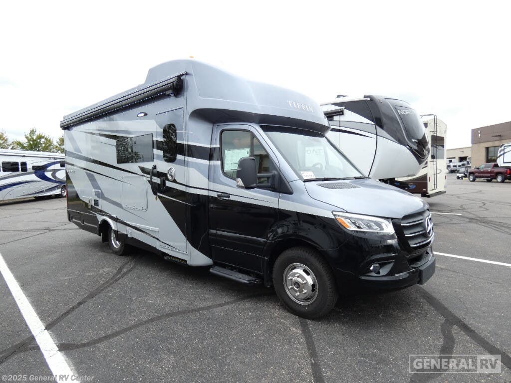 New 2026 Tiffin Wayfarer 25XRW available in Wixom, Michigan