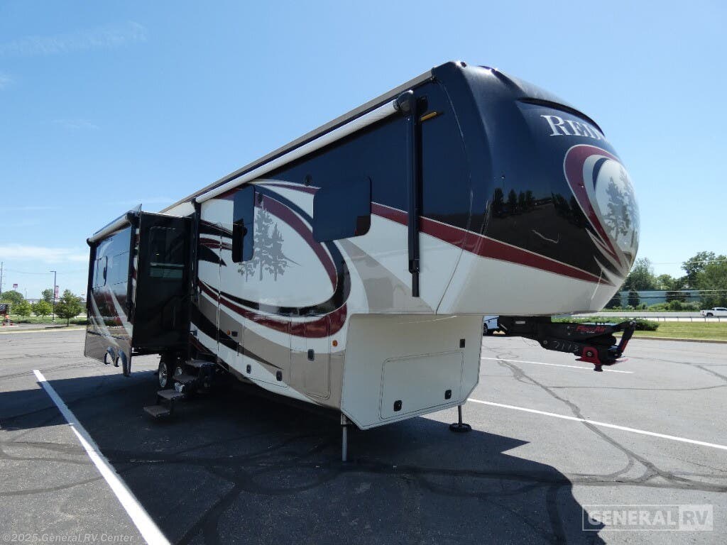 Used 2017 CrossRoads Redwood 3401RL--3SLDS available in Wixom, Michigan