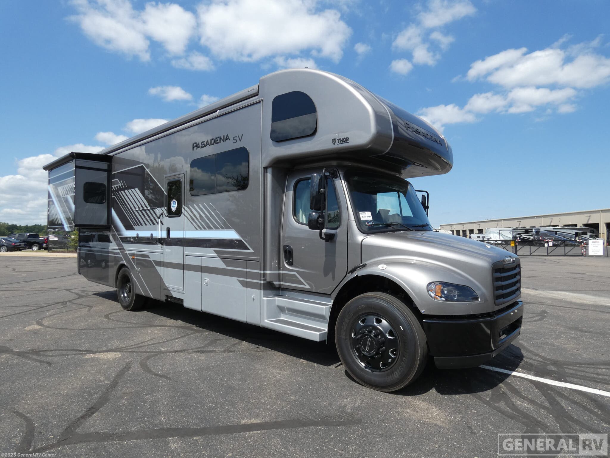 New 2026 Thor Motor Coach Pasadena SV 34XG available in Wixom, Michigan