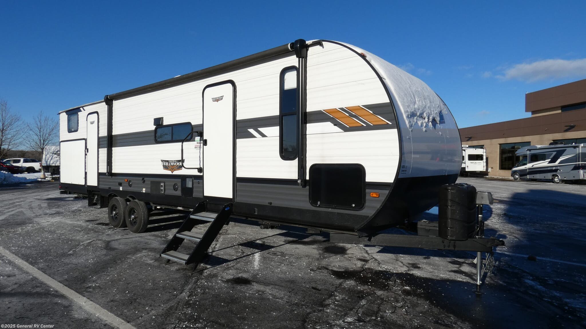 Used 2022 Forest River Wildwood 32BHDS available in Wixom, Michigan