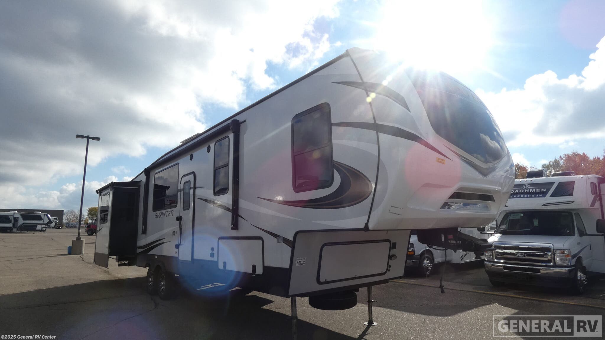 Used 2022 Keystone Sprinter Limited 3530DEN available in Birch Run, Michigan