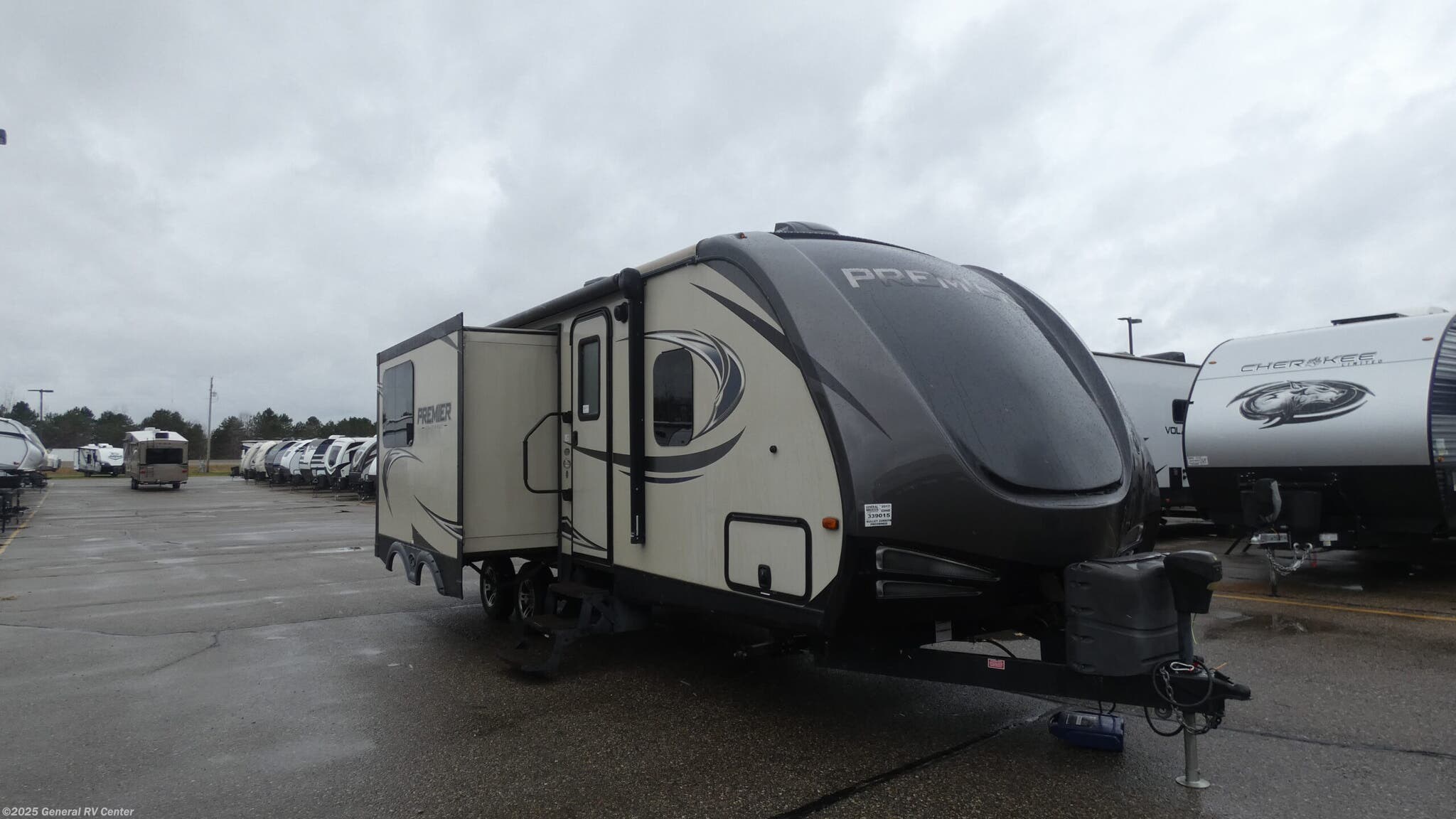 Used 2017 Keystone Premier Ultra Lite 24RKPR available in Birch Run, Michigan