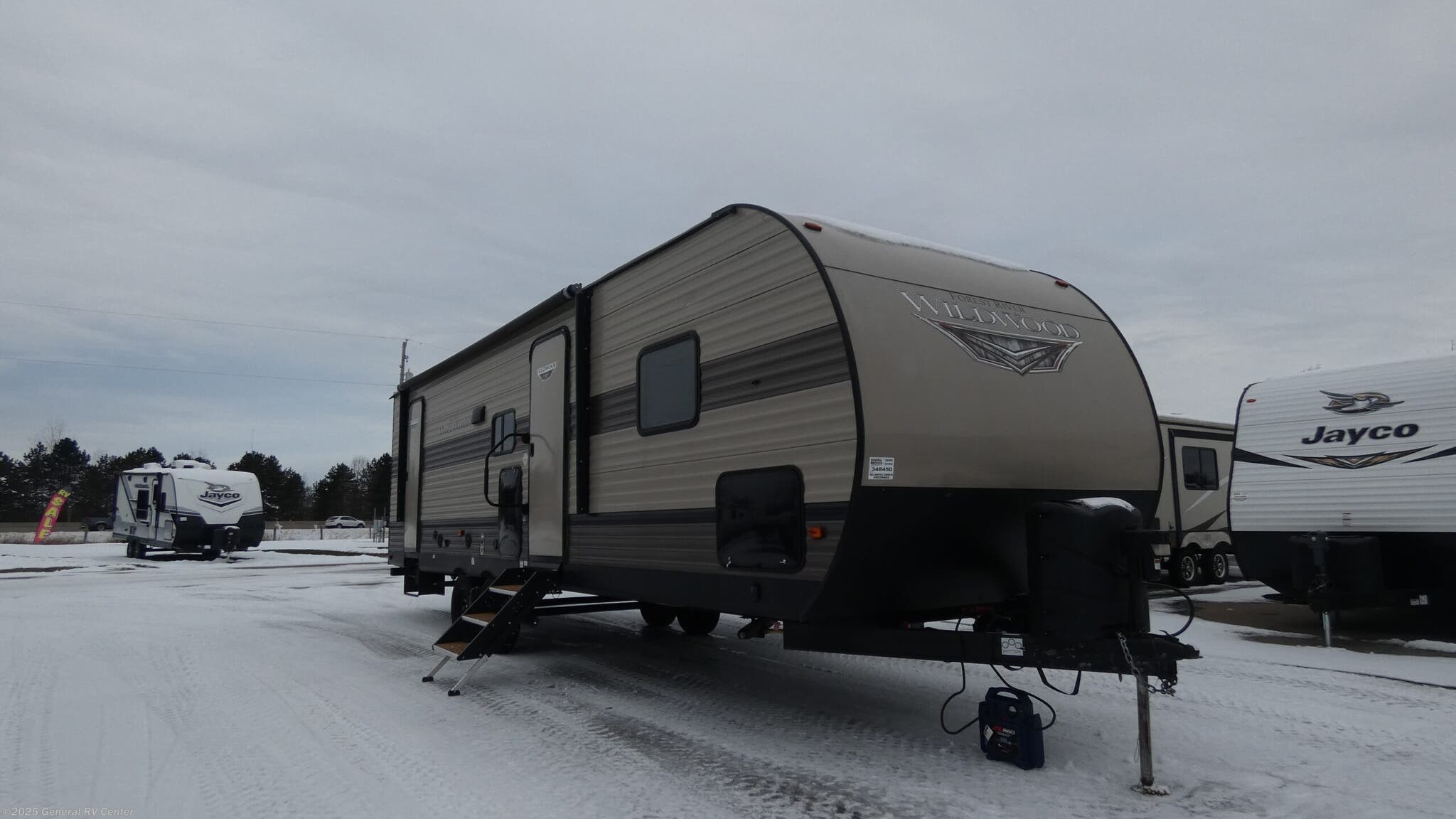 Used 2020 Forest River Wildwood 26DBUD available in Birch Run, Michigan