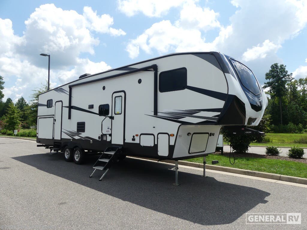 Used 2021 Keystone Hideout 308BHDS available in Birch Run, Michigan