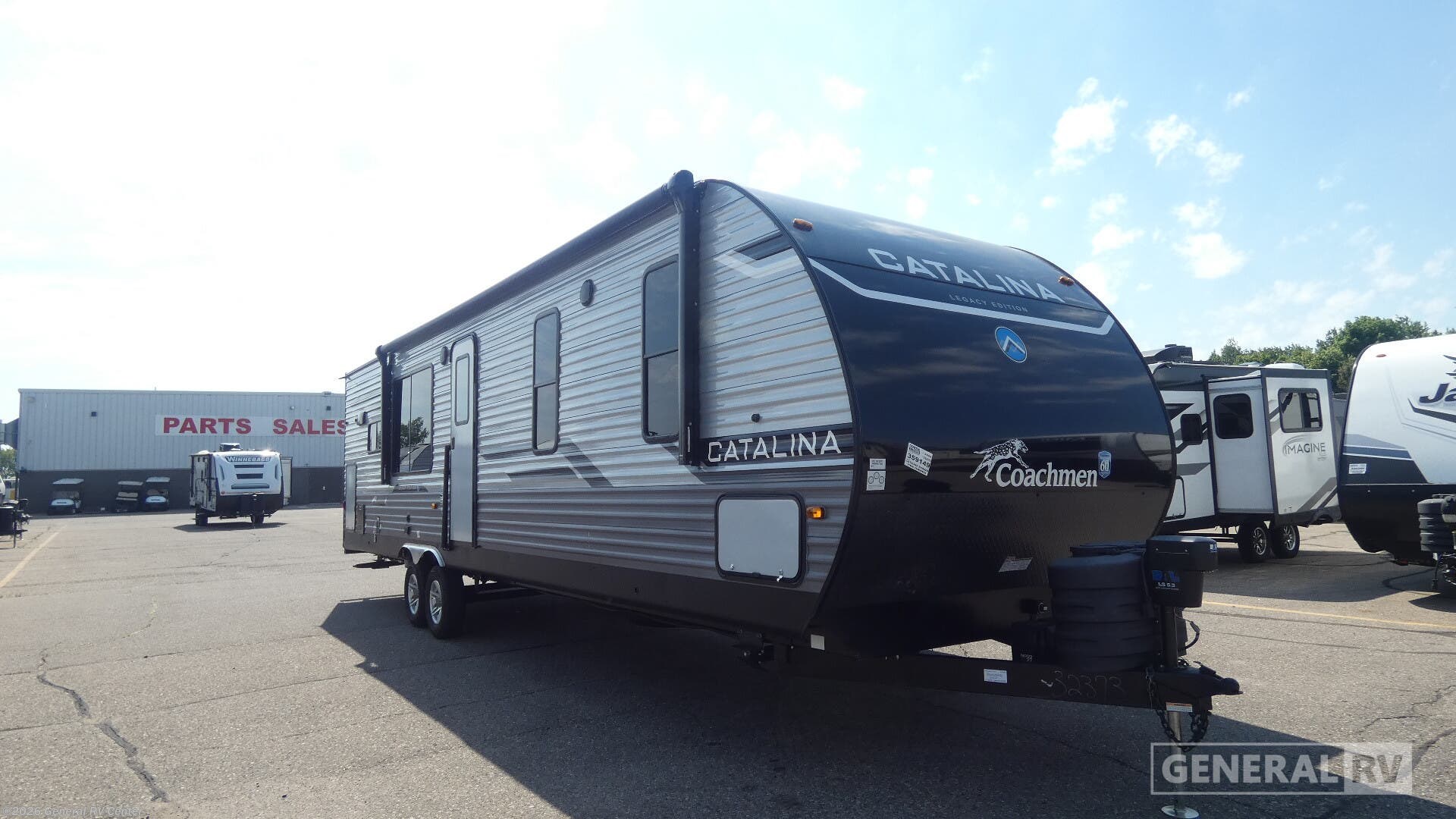 Used 2024 Coachmen Catalina LEGACY 303RKDS available in Birch Run, Michigan