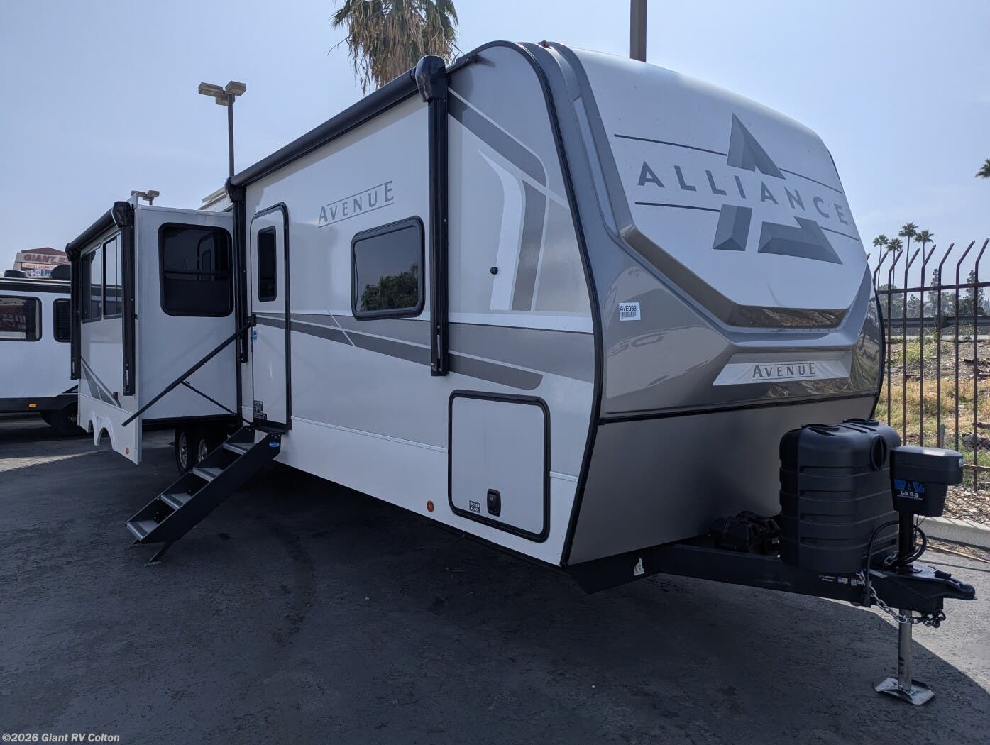 New 2025 Alliance RV Avenue 333BH available in Colton, California